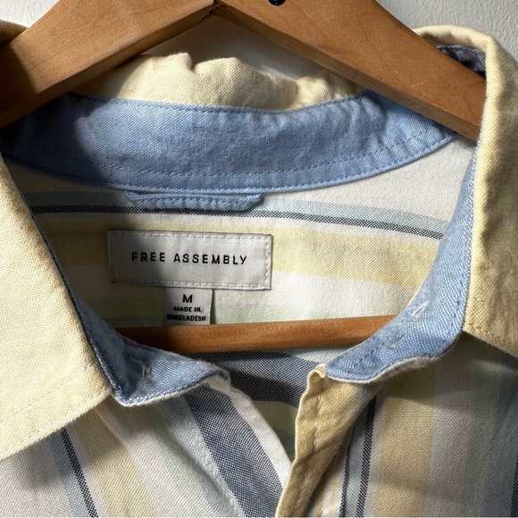 Free Assembly Button down - Picture 3 of 4